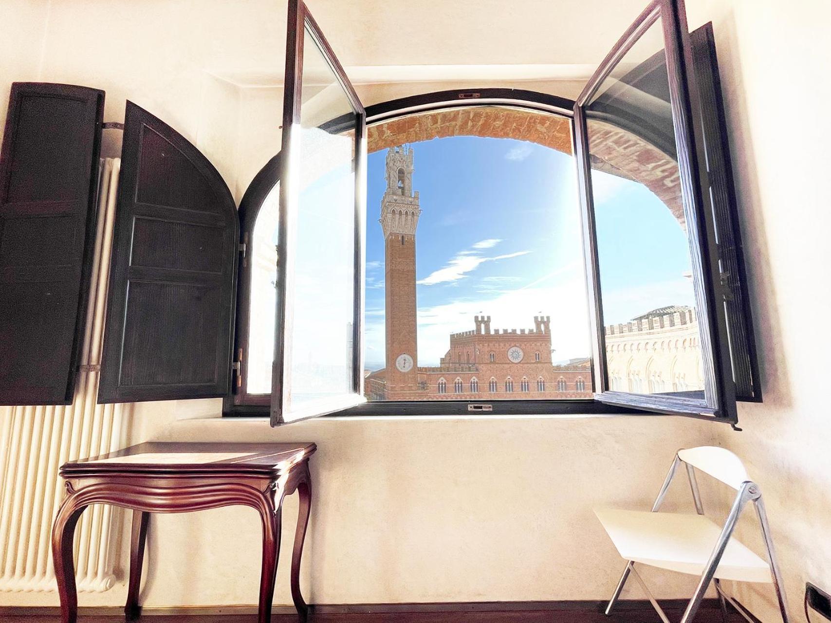 Il Campo 8: Piazza Del Campo Apartment Siena Luaran gambar
